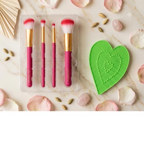 SET DE BROCHAS DE MAQUILLAJE & ALMOHADILLA LIMPIADORA 4220